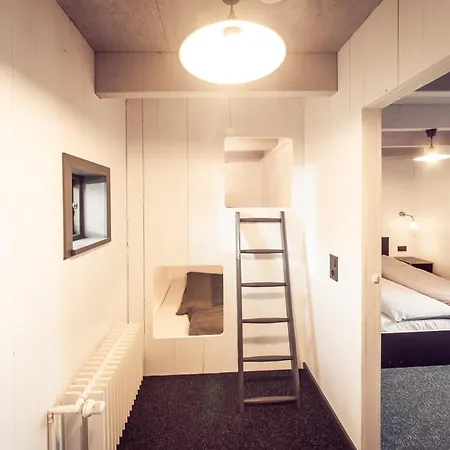 Middenmank * Glaisin